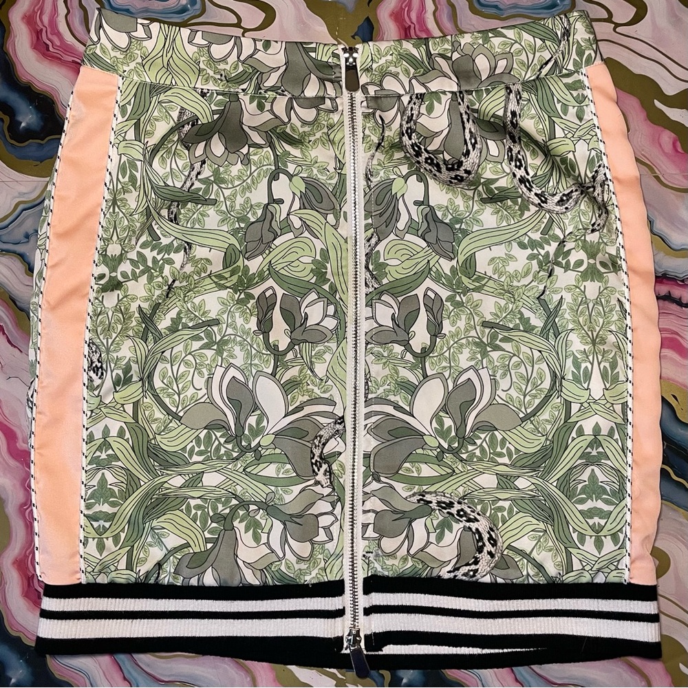 GUESS Zip-Front Snake In The Garden Scuffy Skirt